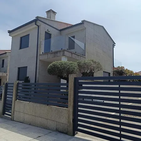 Vivienda Unifamiliar La Ermita-sanxenxo Санхенхо